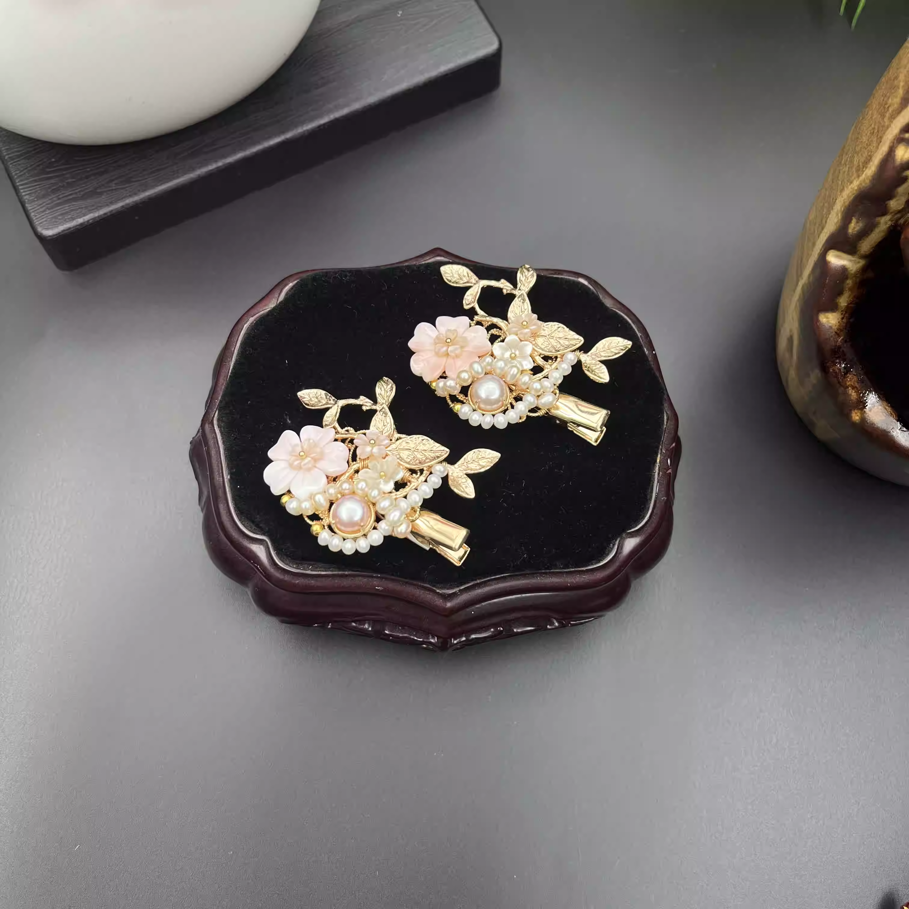 Purely handmade exquisite pearl hair clip