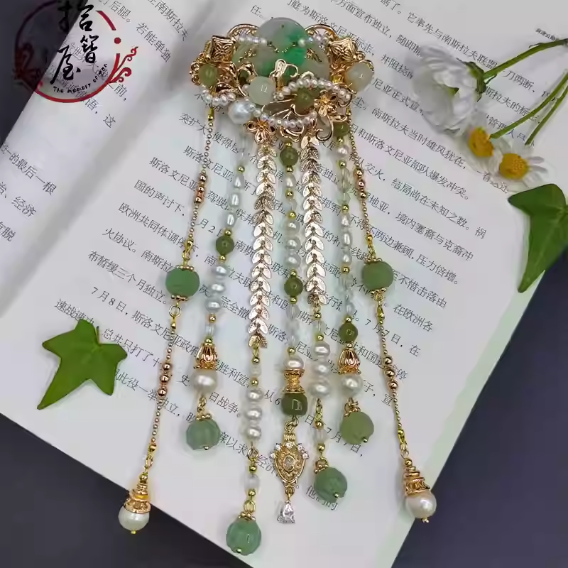 Retro jade tassel hair crown