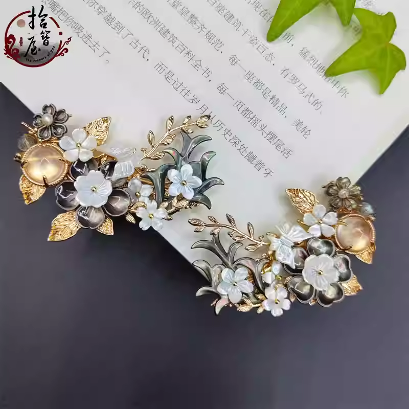 Pearl butterfly hair clip
